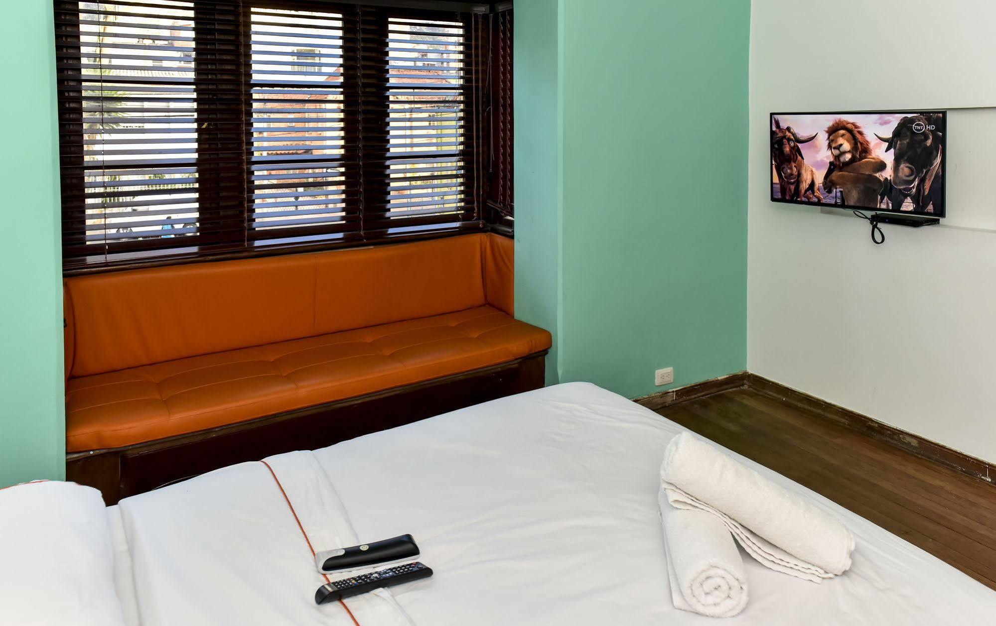 Mi Llave Hostels Богота Екстериор снимка