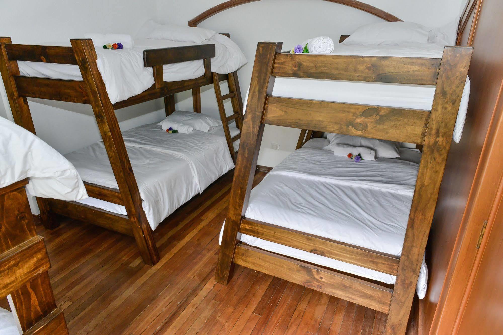 Mi Llave Hostels Богота Екстериор снимка