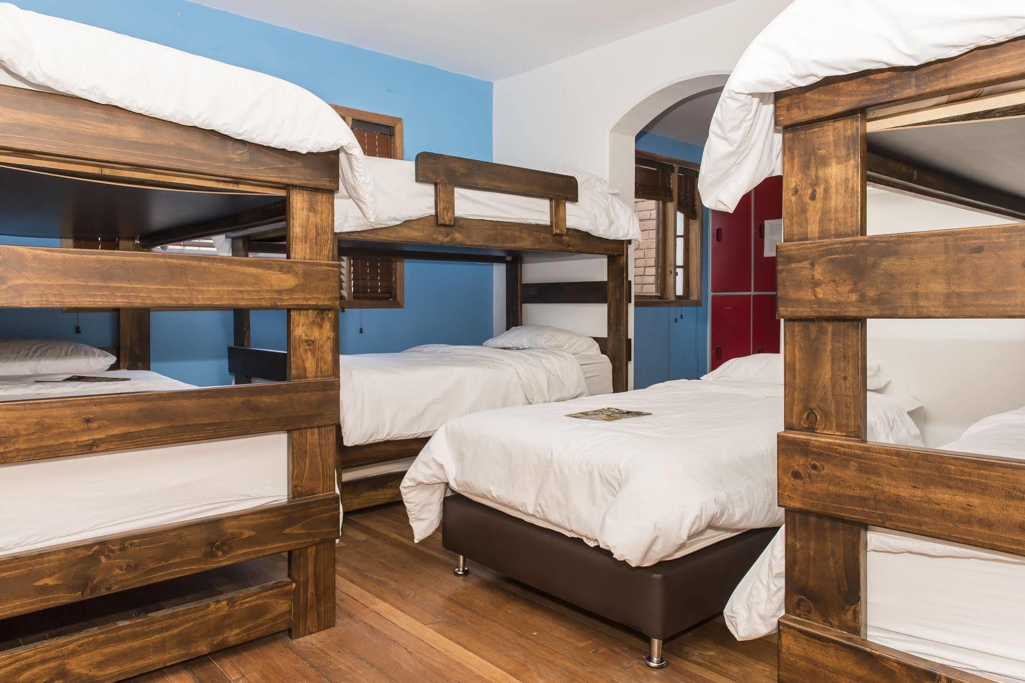 Mi Llave Hostels Богота Екстериор снимка
