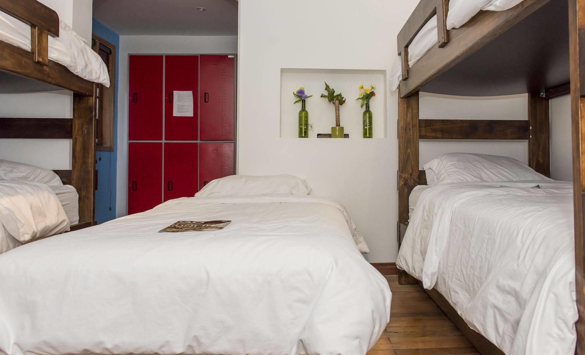 Mi Llave Hostels Богота Екстериор снимка